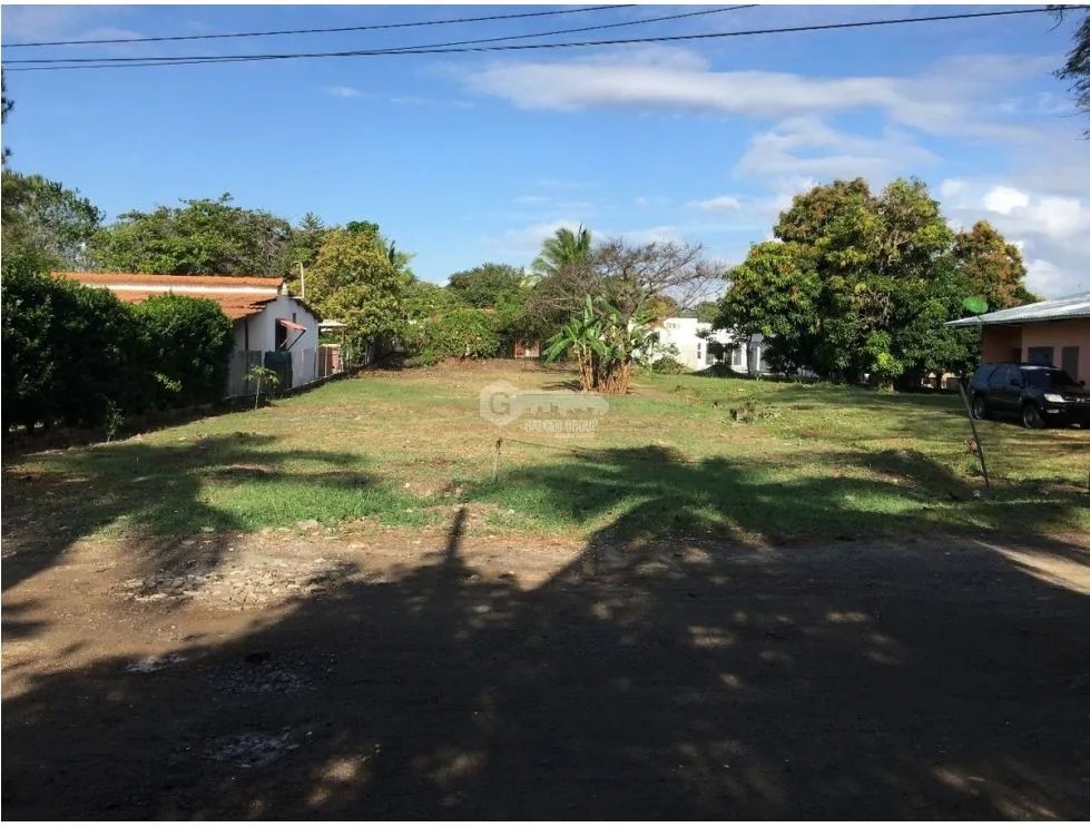 LAND / CORONADO / 800 M2 / RESIDENTIAL AREA / FLAT LOT
