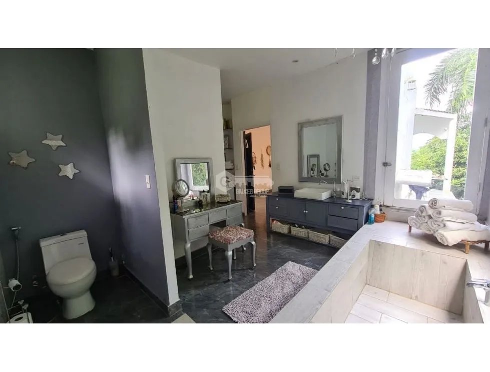 SE VENDE CASA EN ISLA SABOGA FRENTE AL MAR  DE 3 HABITACIONES 1600M