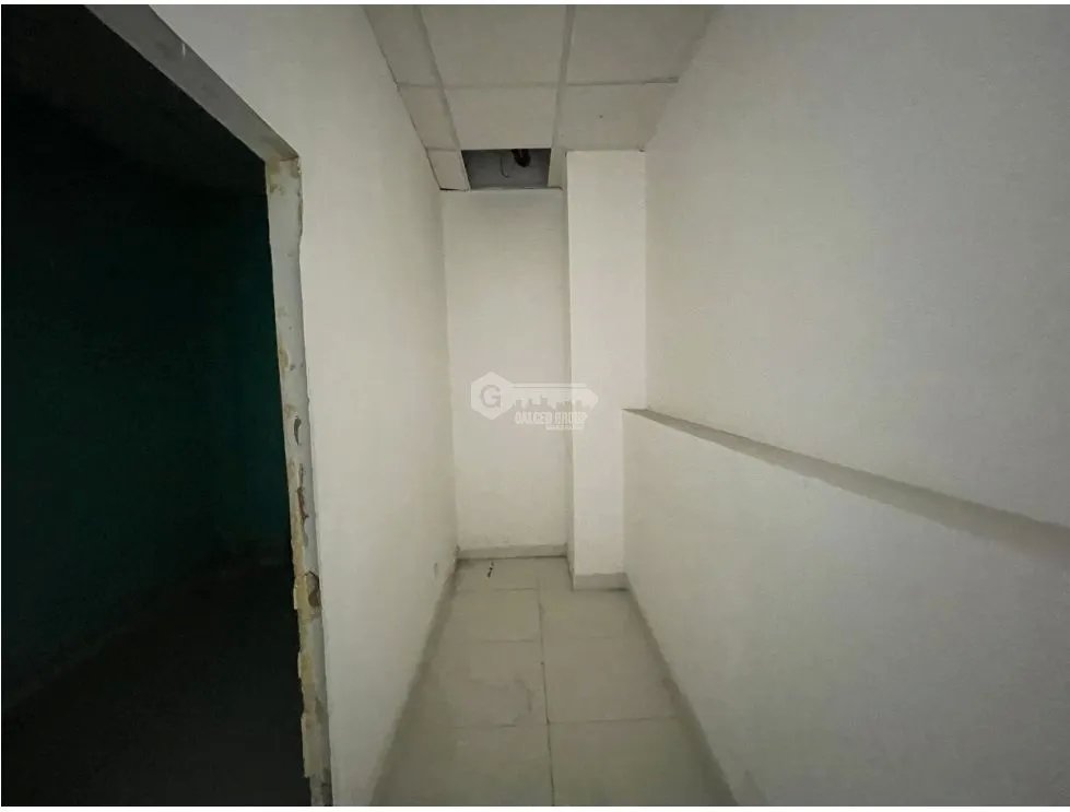 SE ALQUILA LOCAL VERSALLES 120M 1 BAÑO 2 DIVISIONES PLANTA BAJA