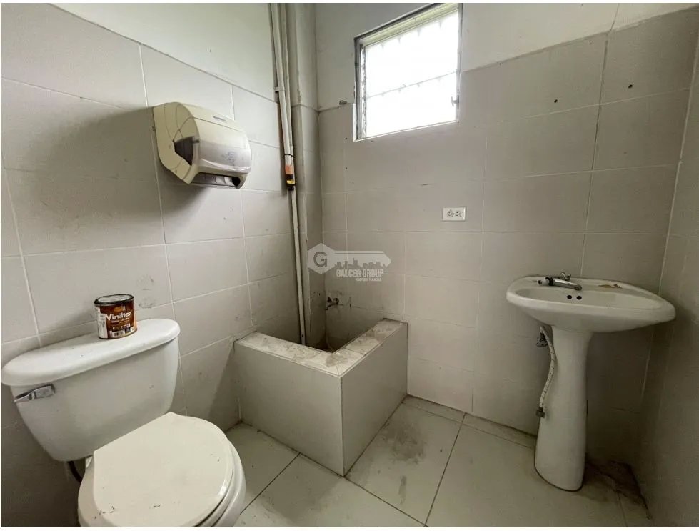 SE ALQUILA LOCAL VERSALLES 120M 1 BAÑO 2 DIVISIONES PLANTA BAJA