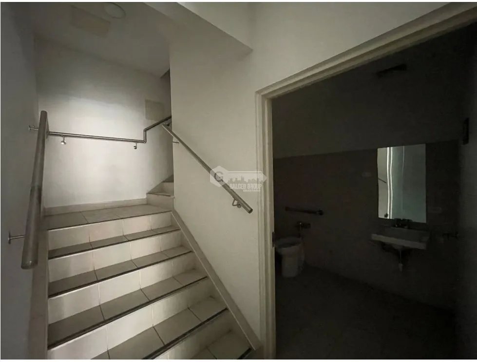 LOCAL / VERSALLES / 172M / 1 BAÑO / 2 NIVELES / 6 DIVICIONES