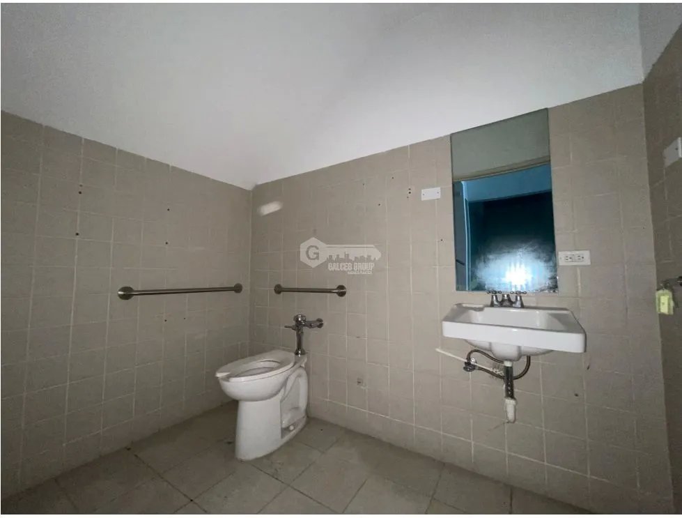 LOCAL / VERSALLES / 172M / 1 BAÑO / 2 NIVELES / 6 DIVICIONES