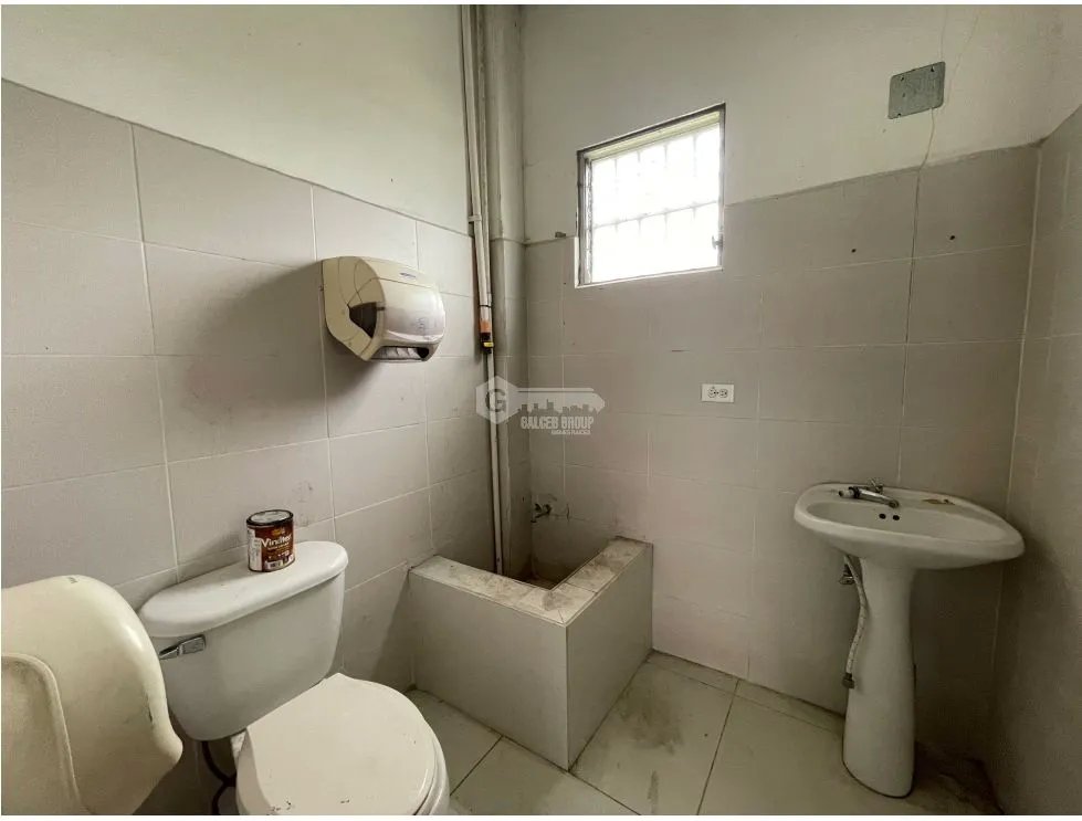 LOCAL / VERSALLES / 120M / 1 BAÑO / 2 DIVISIONES / PLANTA BAJA