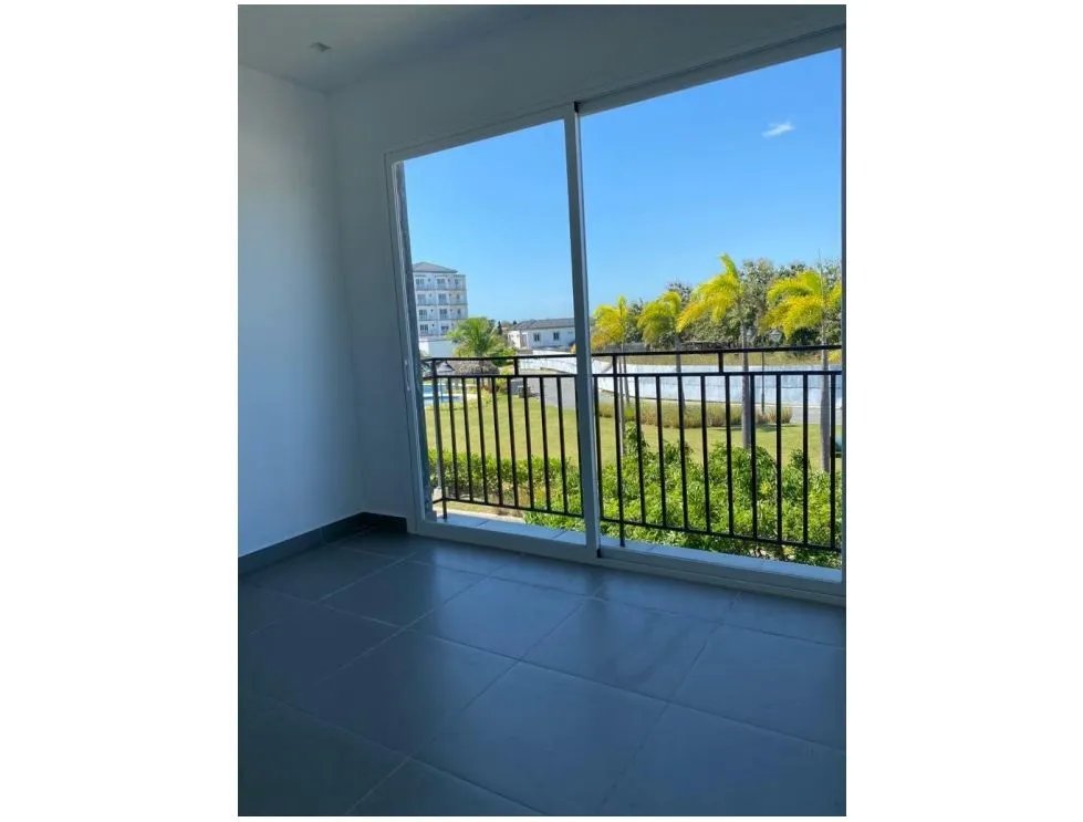 SE VENDE AMPLIA CASA DOS NIVELES 236 M2 EN PH CORONADO ESCAPE