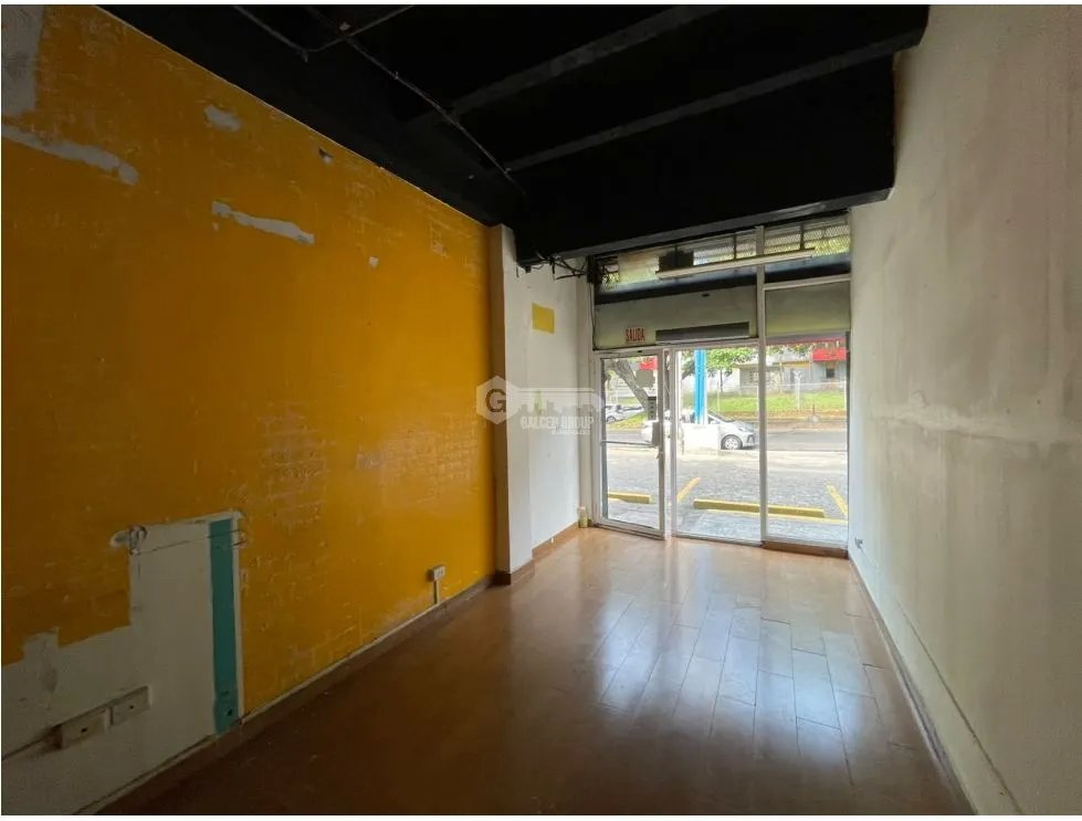 Commercial Space / Bella Vista / 120 sqm / 1 Bathroom / Divided Layout / Ground Floor