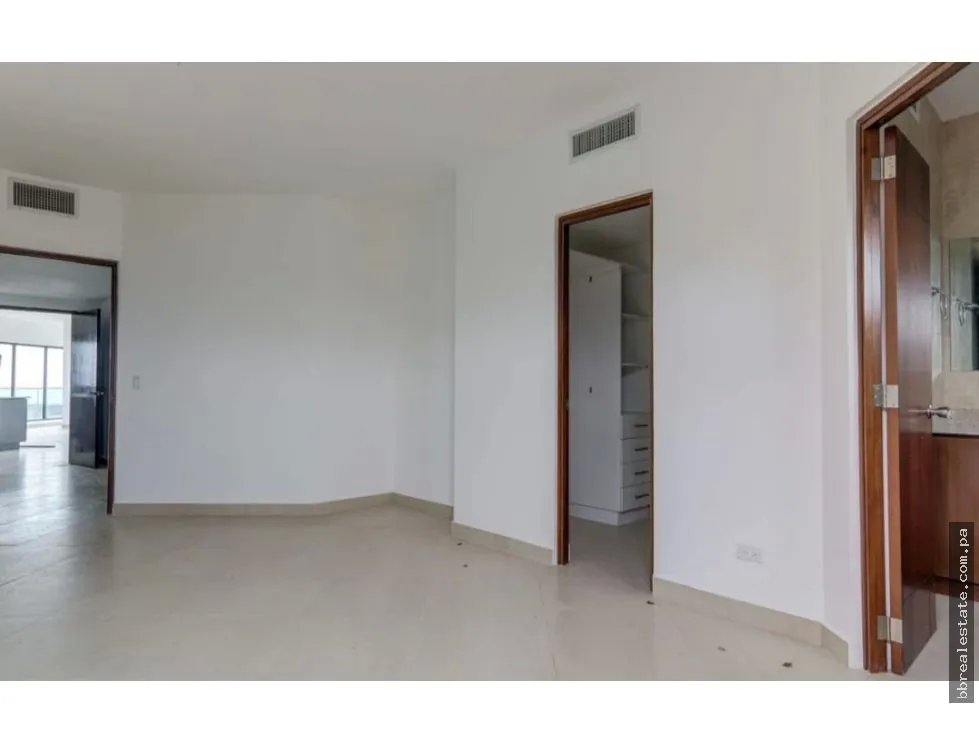 Venta de Junior Penthouse en PH Las Olas II, San Carlos
