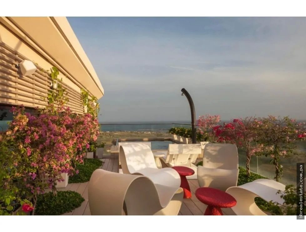Venta de Junior Penthouse en PH Las Olas II, San Carlos