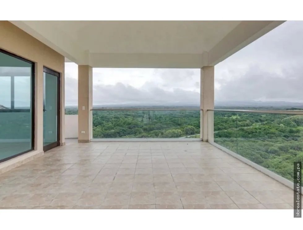 Venta de Junior Penthouse en PH Las Olas II, San Carlos