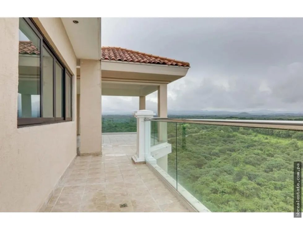 Venta de Junior Penthouse en PH Las Olas II, San Carlos