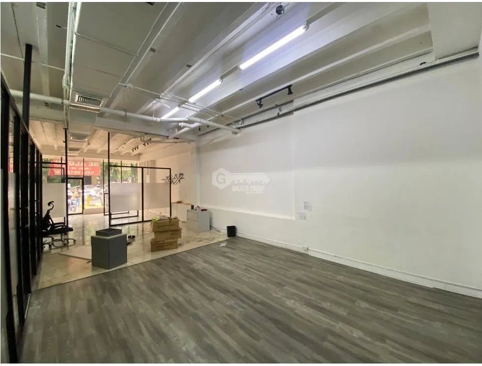 LOCAL / OBARRIO / EDIFICIO CENTRAL / 157 M2 / 4 PARKING / VACIO