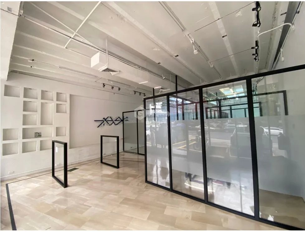 LOCAL / OBARRIO / EDIFICIO CENTRAL / 157 M2 / 4 PARKING / VACIO