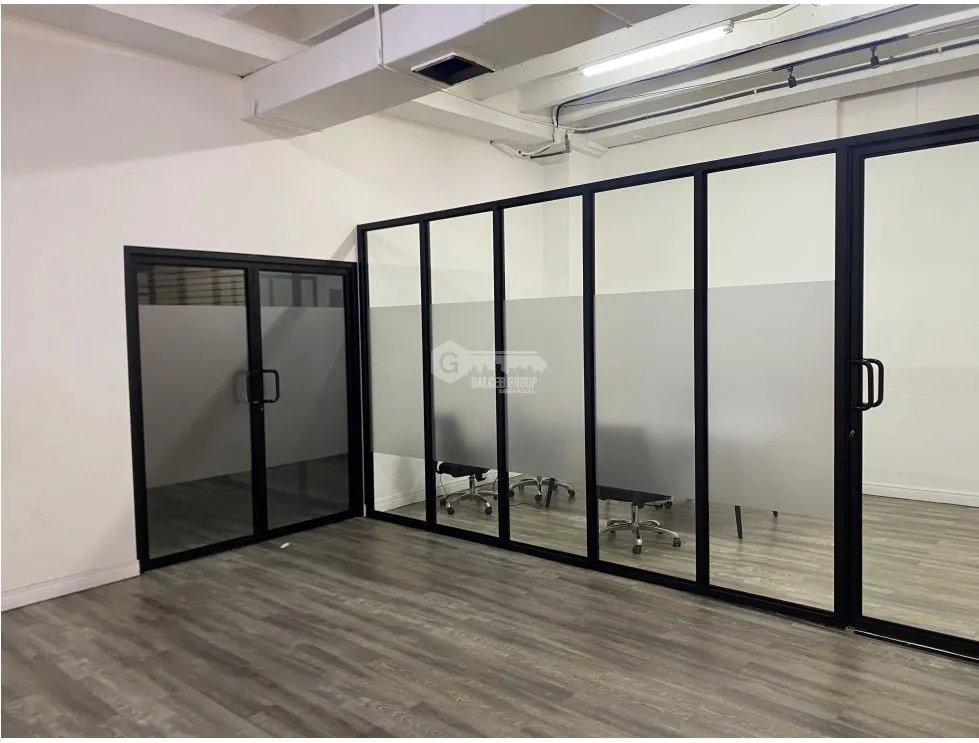 LOCAL / OBARRIO / EDIFICIO CENTRAL / 157 M2 / 4 PARKING / VACIO