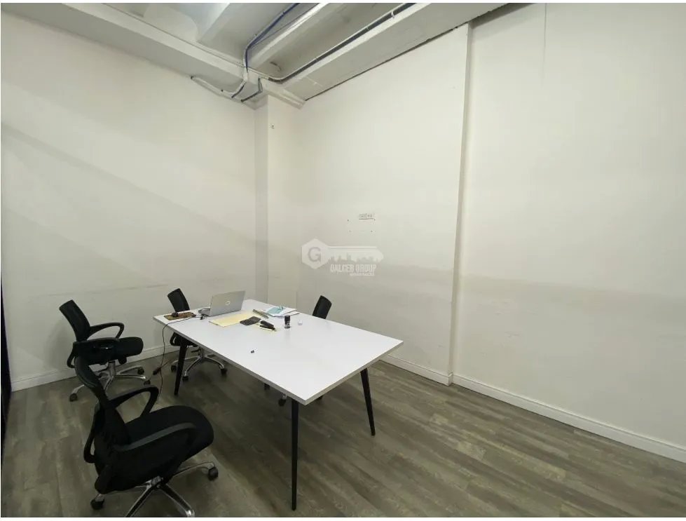 LOCAL / OBARRIO / EDIFICIO CENTRAL / 157 M2 / 4 PARKING / VACIO