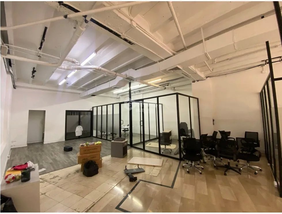 LOCAL / OBARRIO / EDIFICIO CENTRAL / 157 M2 / 4 PARKING / VACIO