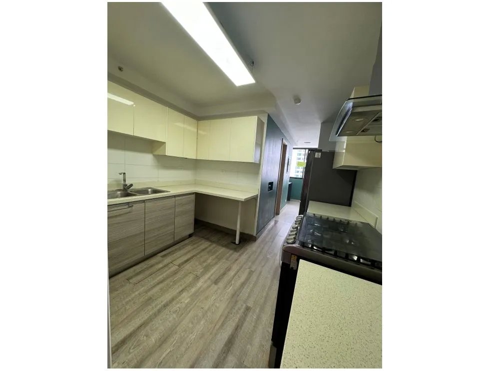 BELLA VISTA / BALBOA BAY / 130M / 2 BEDROOMS / 2 PARKING / BALCONY