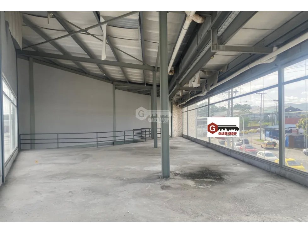 SE VENDE LOCAL 353 M2 EN PLAZA COMERCIAL LAS MAÑANITAS VIA PRINCIPAL