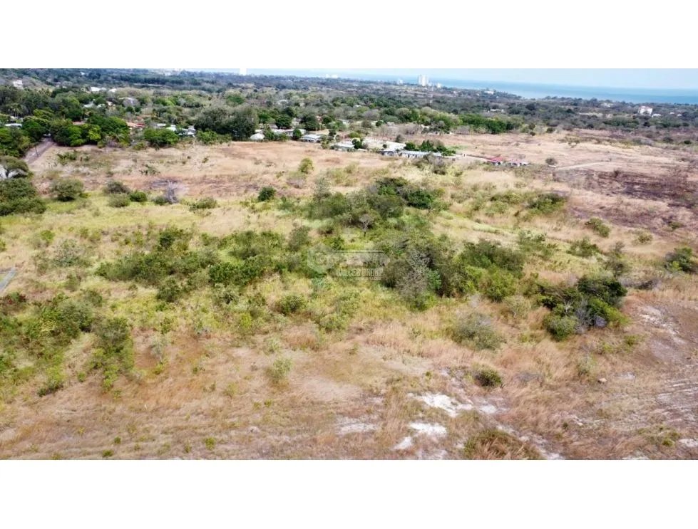 SE VENDE AMPLIO TERRENO EN PUNTA BARCO 6 HECTAREAS CON ZONAS VERDES
