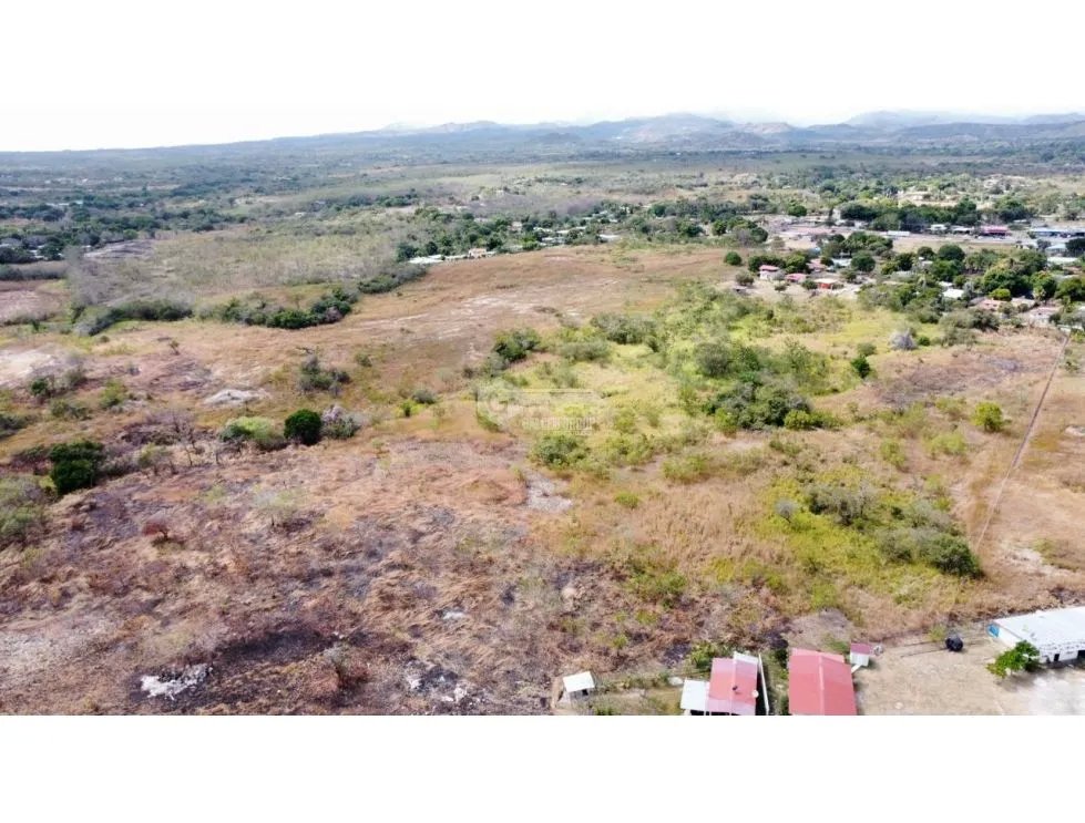 SE VENDE AMPLIO TERRENO EN PUNTA BARCO 6 HECTAREAS CON ZONAS VERDES