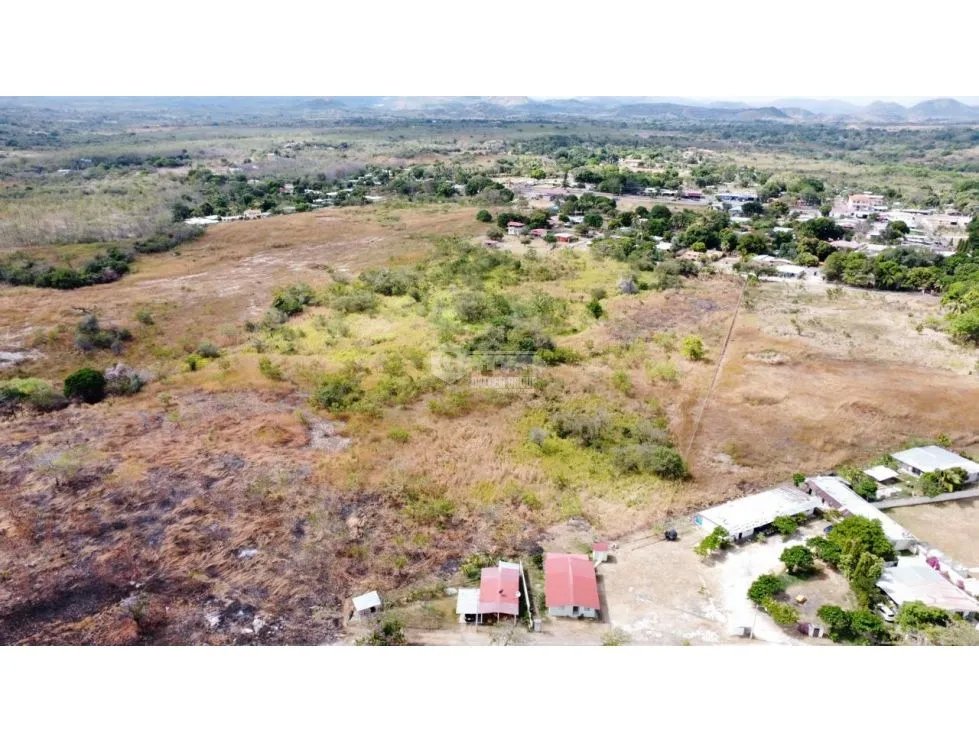 SE VENDE AMPLIO TERRENO EN PUNTA BARCO 6 HECTAREAS CON ZONAS VERDES