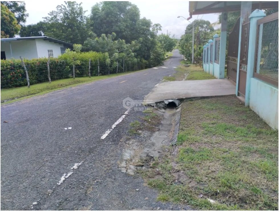 SE VENDE AMPLIO TERRENO 800 M2 EN CHAME LAS LAJAS SOBRE VIA ASFALTADA