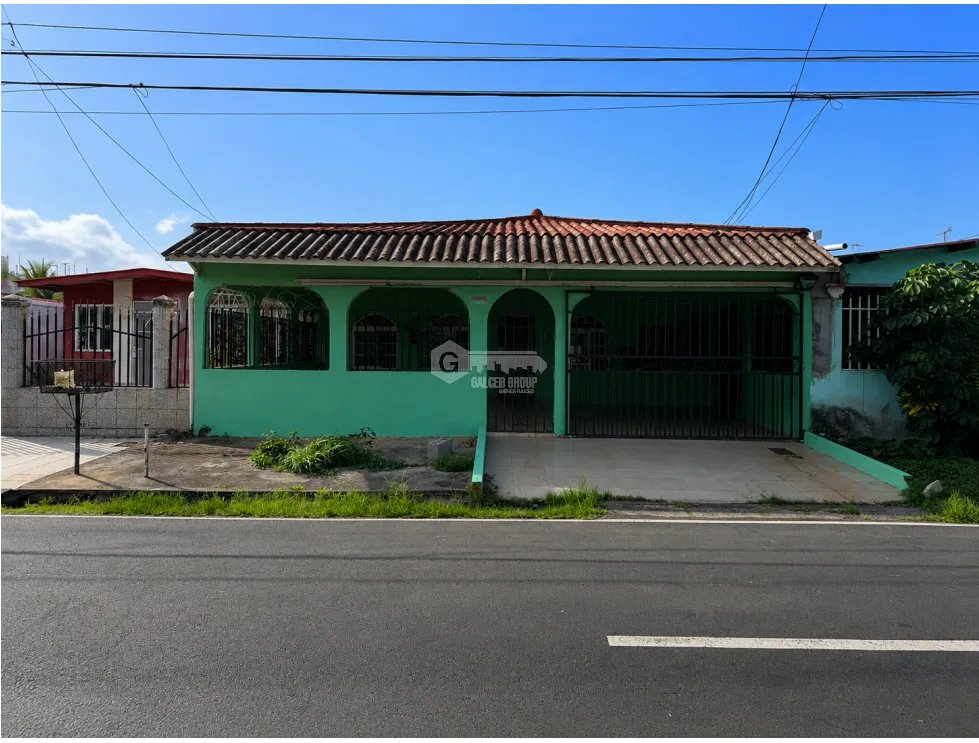 SPACIOUS HOUSE FOR SALE IN EL TECAL 256 M2 WITH TERRACE ON MAIN ROAD