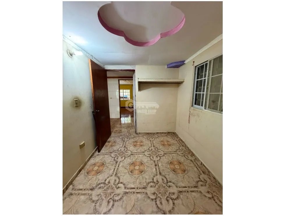 SPACIOUS HOUSE FOR SALE IN EL TECAL 256 M2 WITH TERRACE ON MAIN ROAD