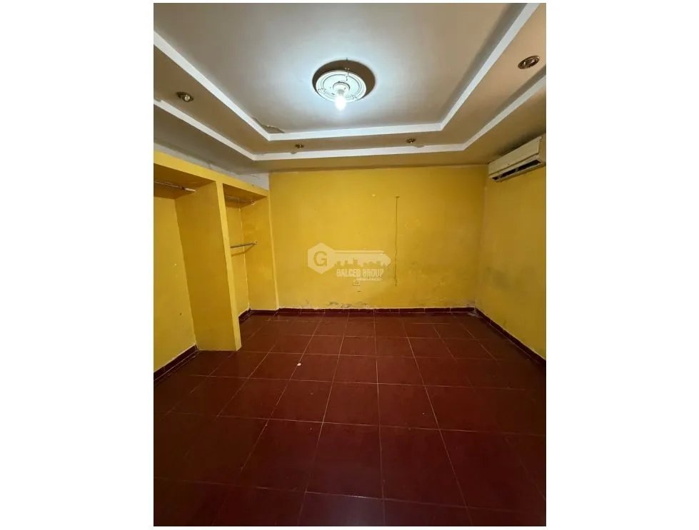 SPACIOUS HOUSE FOR SALE IN EL TECAL 256 M2 WITH TERRACE ON MAIN ROAD