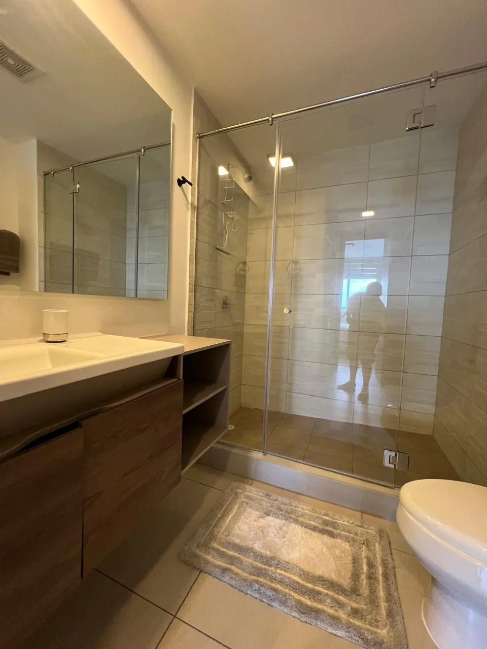Furnished Apartment Rental in El Cangrejo, PH Van Gogh