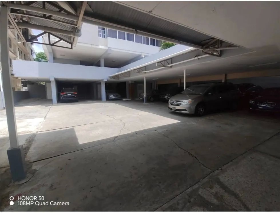 Apartamento à Venda em Altos Del Golf