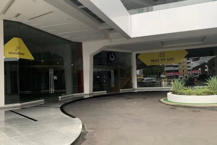 Alquiler de Local Comercial en  Via Brasil