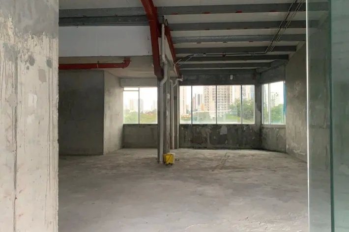 Alquiler de Local Comercial en  Via Brasil