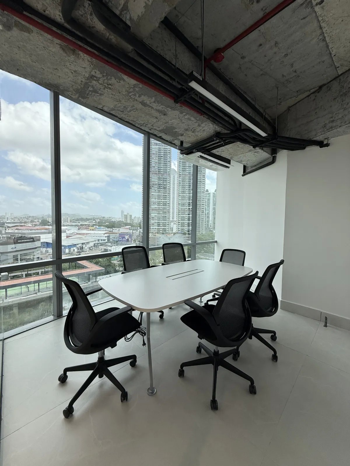 Oficina Corporativa Amoblada en PH Financial Park  Costa del Este  130m²