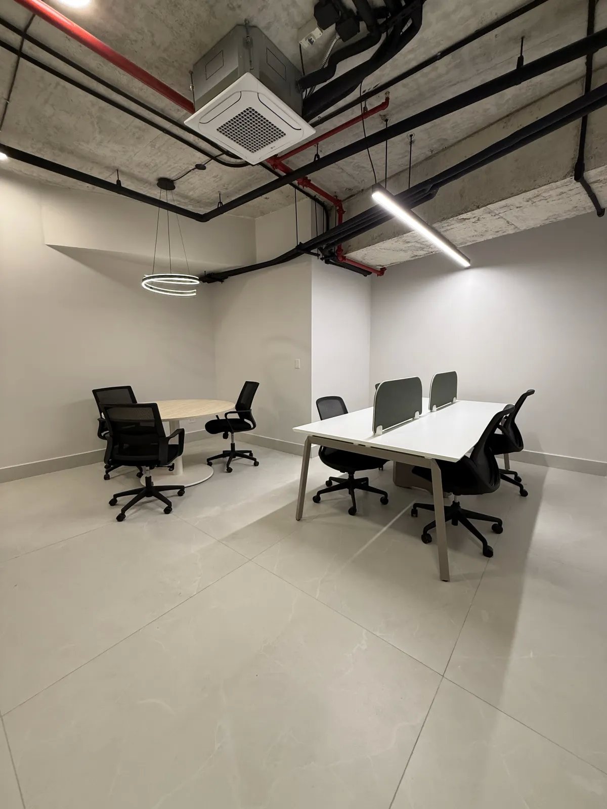 Oficina Ejecutiva Amoblada en PH Financial Park  Costa del Este  Lista para Ocupar