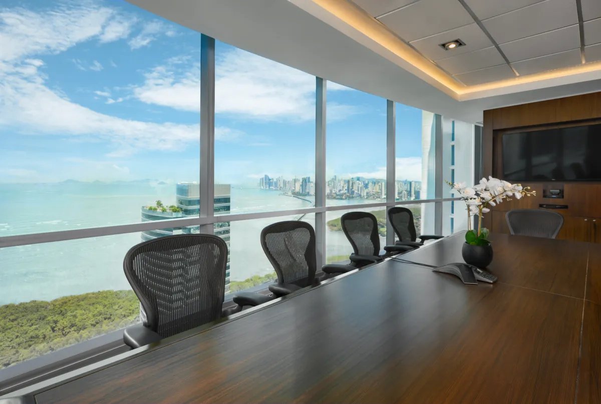 Oficina Corporativa Amoblada en PH Financial Park – Costa del Este  188m²