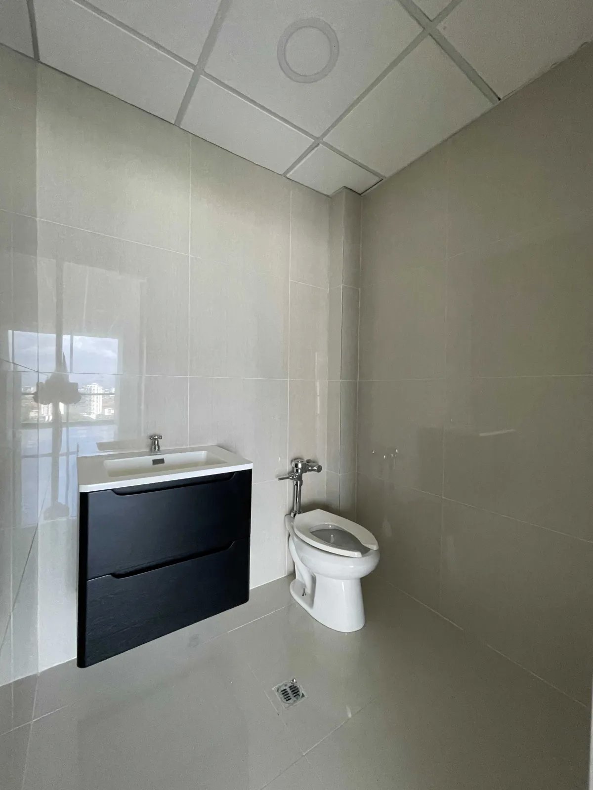Oficina Corporativa Amoblada en PH Financial Park Costa del Este 104m²