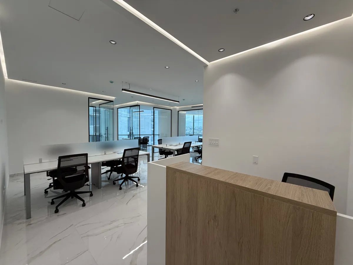 Oficina Corporativa Amoblada en PH Financial Park Costa del Este 122m²