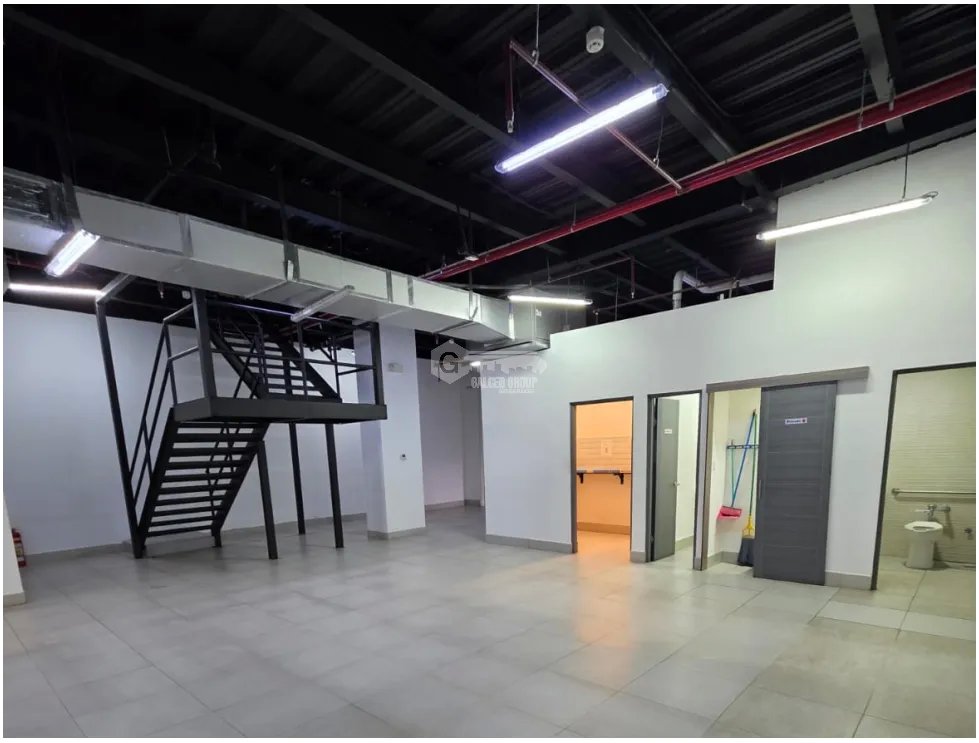 SE ALQUILA OFIBODEGA PLAZA DEL ESTE CENTER 398M DIVISIONES 2 NIVELES