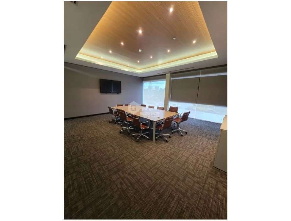 OFIBODEGA / PLAZA DEL ESTE CENTER / 398M / DIVISIONES  / 2 NIVELES