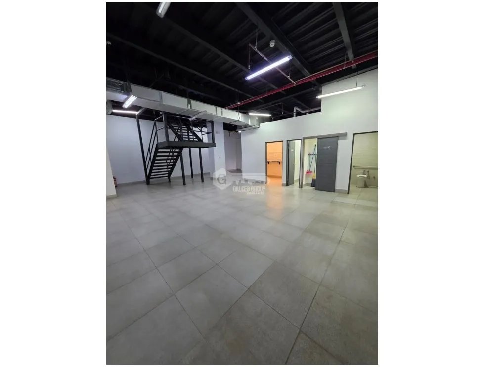 OFIBODEGA / PLAZA DEL ESTE CENTER / 398M / DIVISIONES  / 2 NIVELES