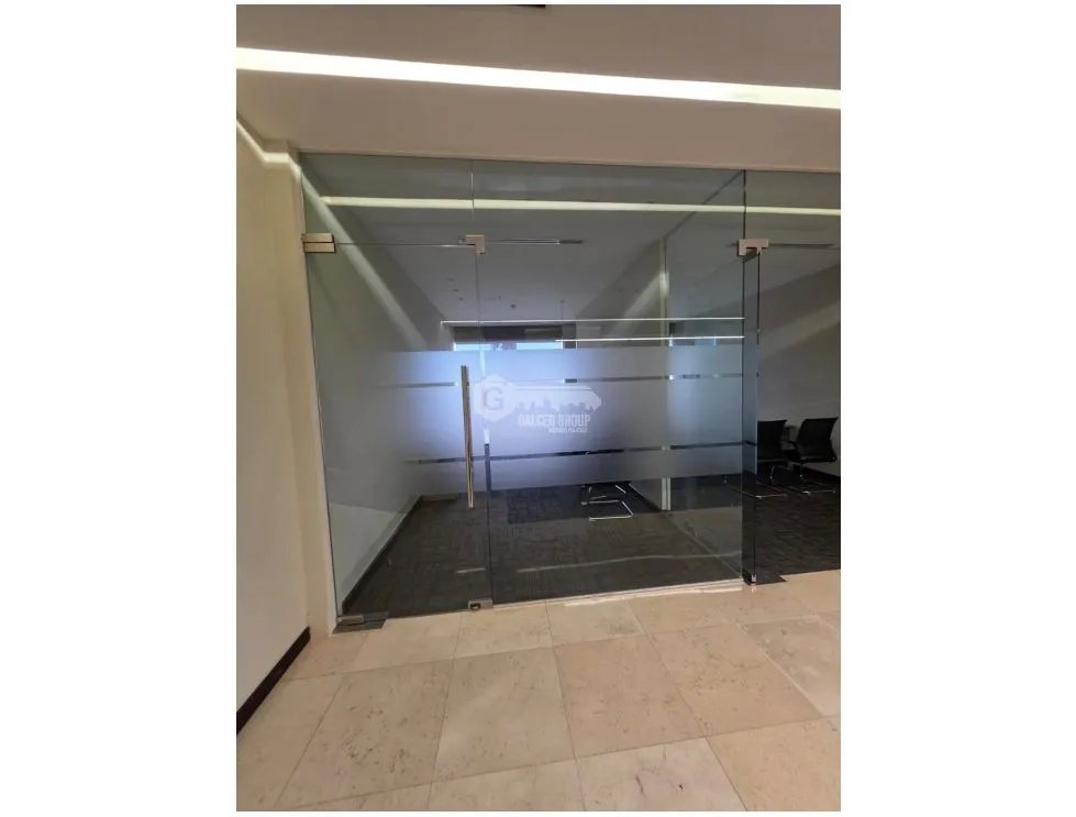 SE ALQUILA OFIBODEGA PLAZA DEL ESTE CENTER 398M DIVISIONES 2 NIVELES