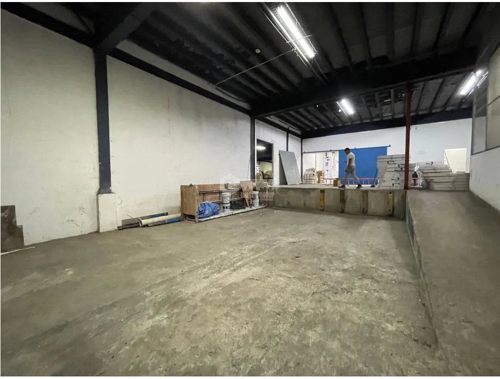 COLON / FREE ZONE / COMMERCIAL WAREHOUSE FRANCE FIELD / 1628M / 2 LEVELS