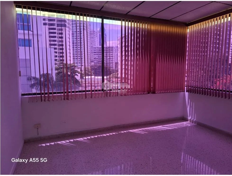 LOCAL / BALBOA PLAZA / 53M / 1 BAÑO / AIRE ACONDICIONADO / DIVICIONES
