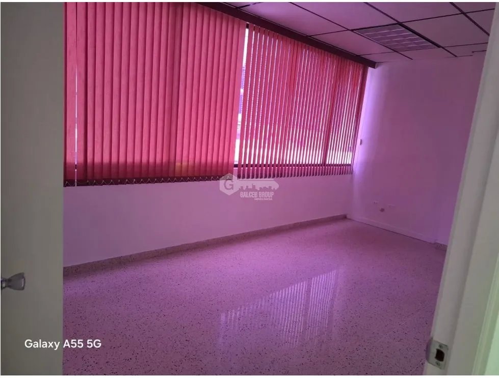 LOCAL / BALBOA PLAZA / 53M / 1 BAÑO / AIRE ACONDICIONADO / DIVICIONES