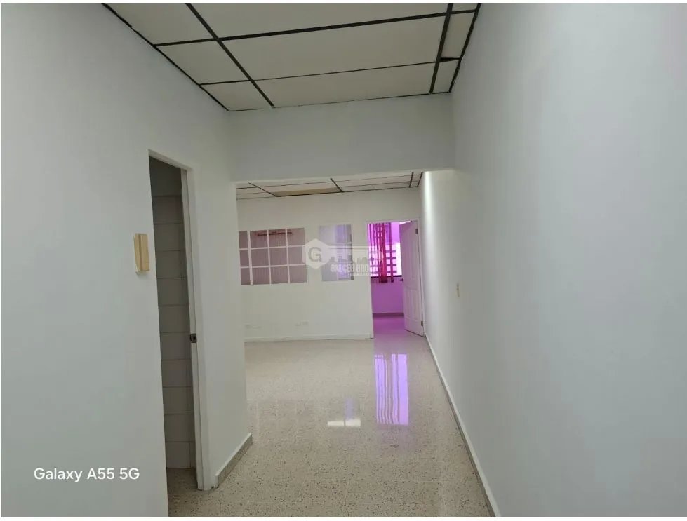 LOCAL / BALBOA PLAZA / 53M / 1 BAÑO / AIRE ACONDICIONADO / DIVICIONES