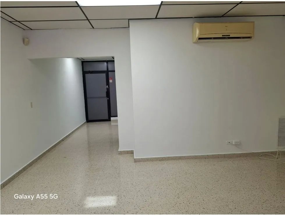 LOCAL / BALBOA PLAZA / 53M / 1 BAÑO / AIRE ACONDICIONADO / DIVICIONES