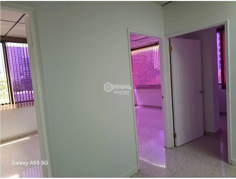 LOCAL / BALBOA PLAZA / 53M / 1 BAÑO / AIRE ACONDICIONADO / DIVICIONES
