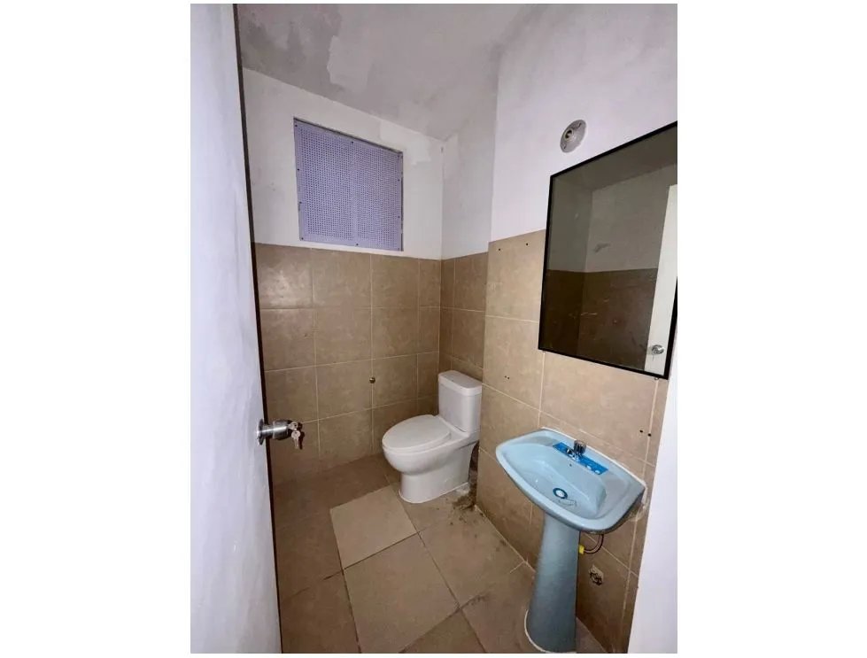 Alquiler de local comercial en Condado Business Center. YP