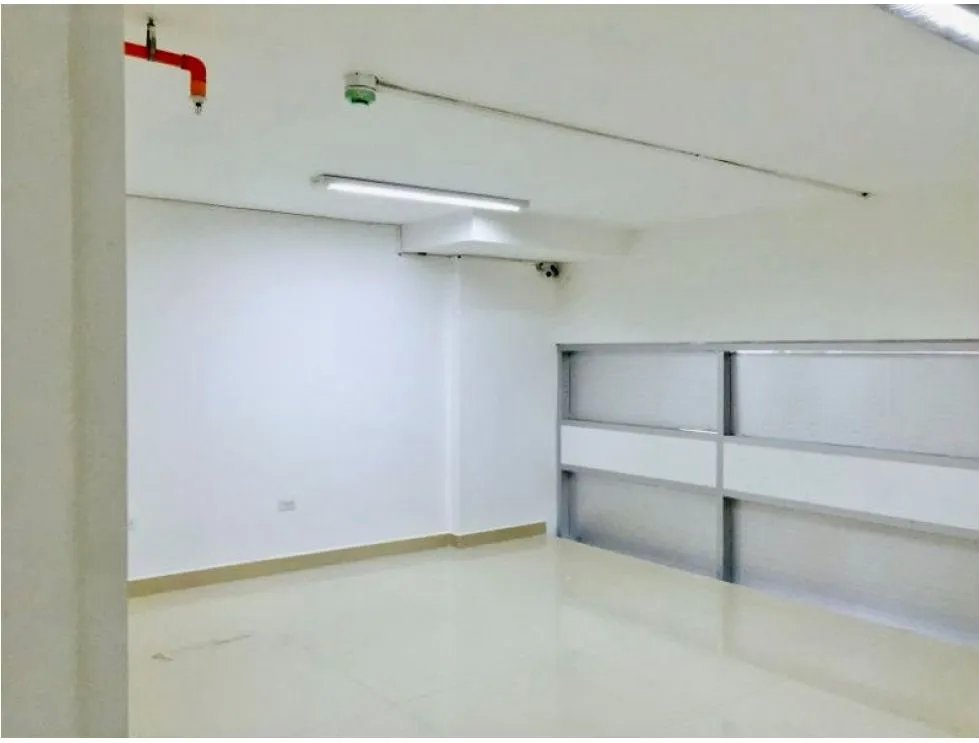 Alquiler de local comercial en Condado Business Center. YP