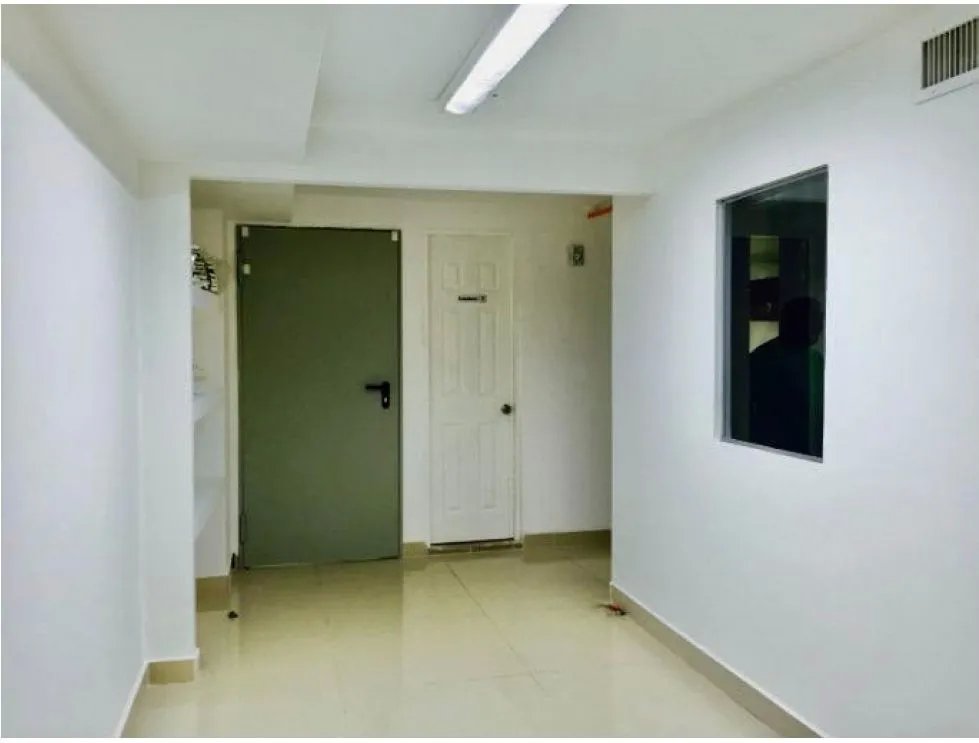 Alquiler de local comercial en Condado Business Center. YP