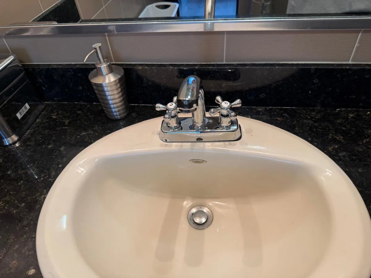 Apartamento Completamente Renovado, Vista Frente a la Bahía, Avenida Balboa $1,550